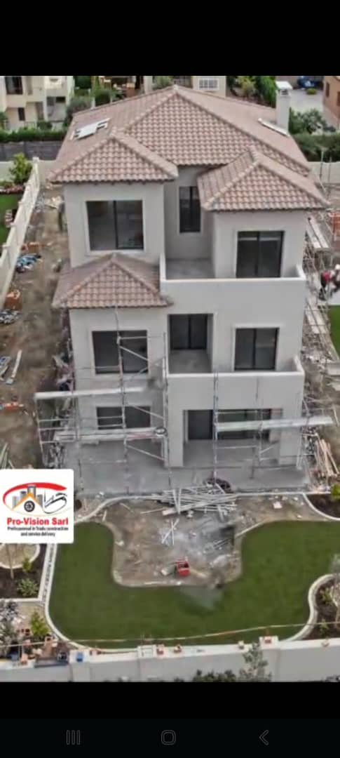 Vue aérienne d'une maison en construction